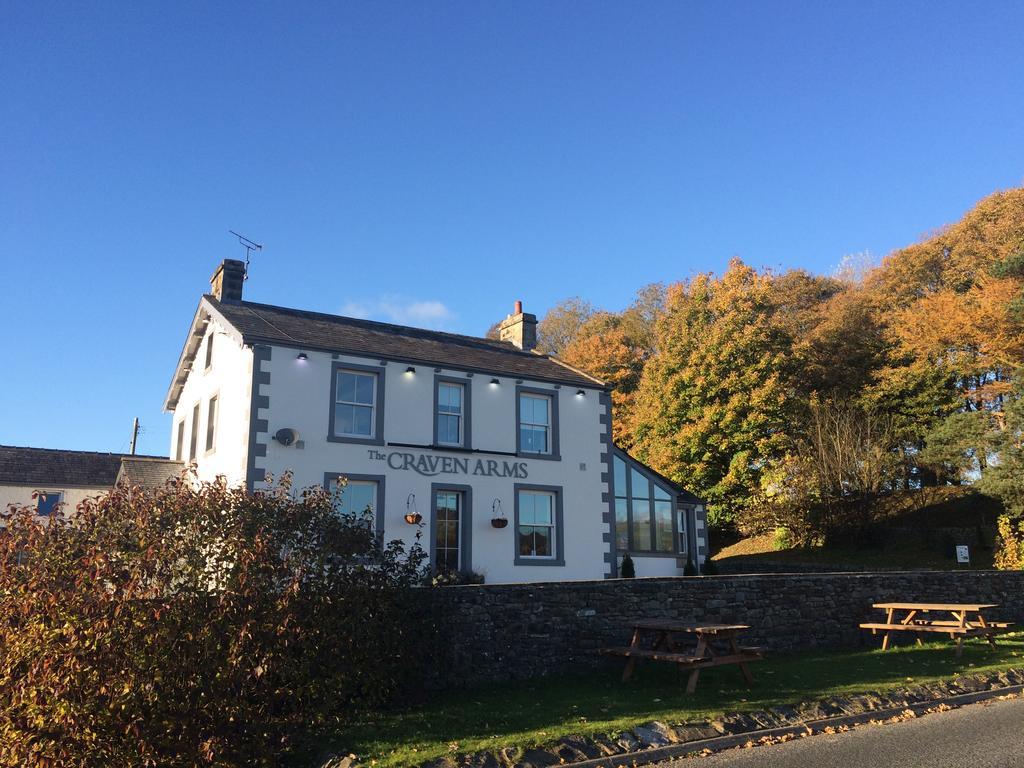 The Craven Arms Hotel Settle Exterior photo